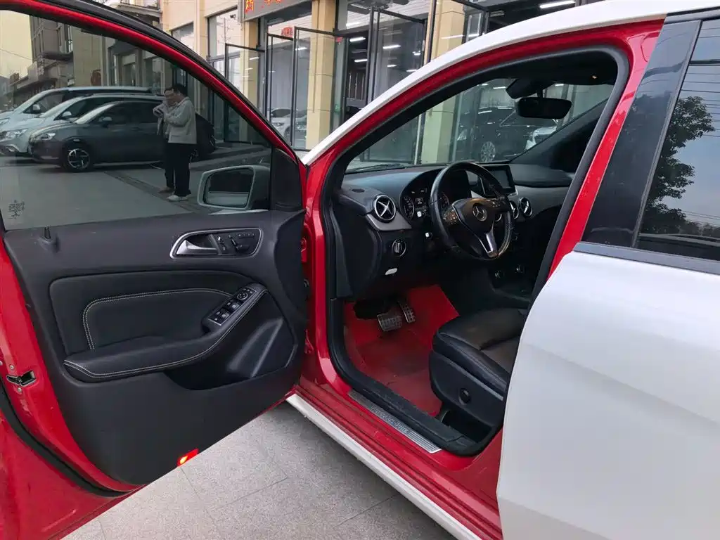 Mercedes-Benz B-Class 2015 — фото 13