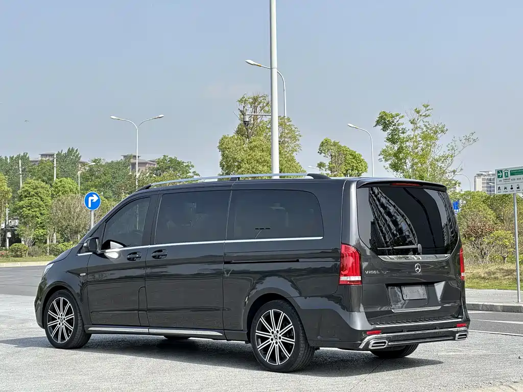 Mercedes-Benz V-Class 2022 — фото 4