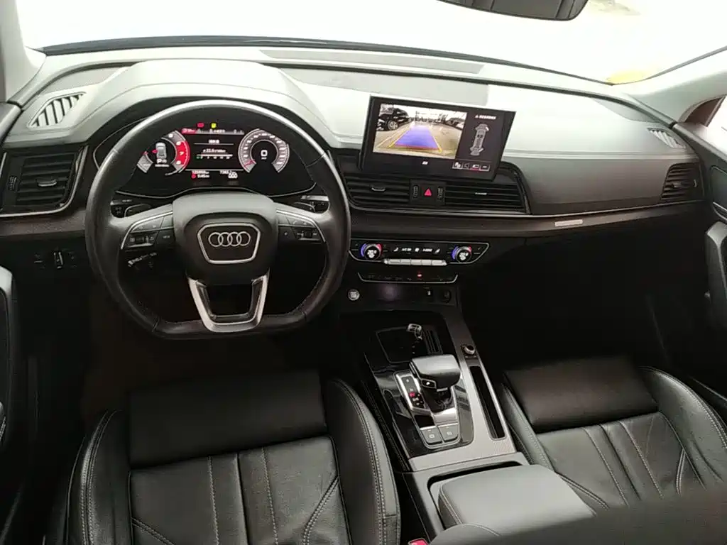 Audi Q5L 2022 — фото 10
