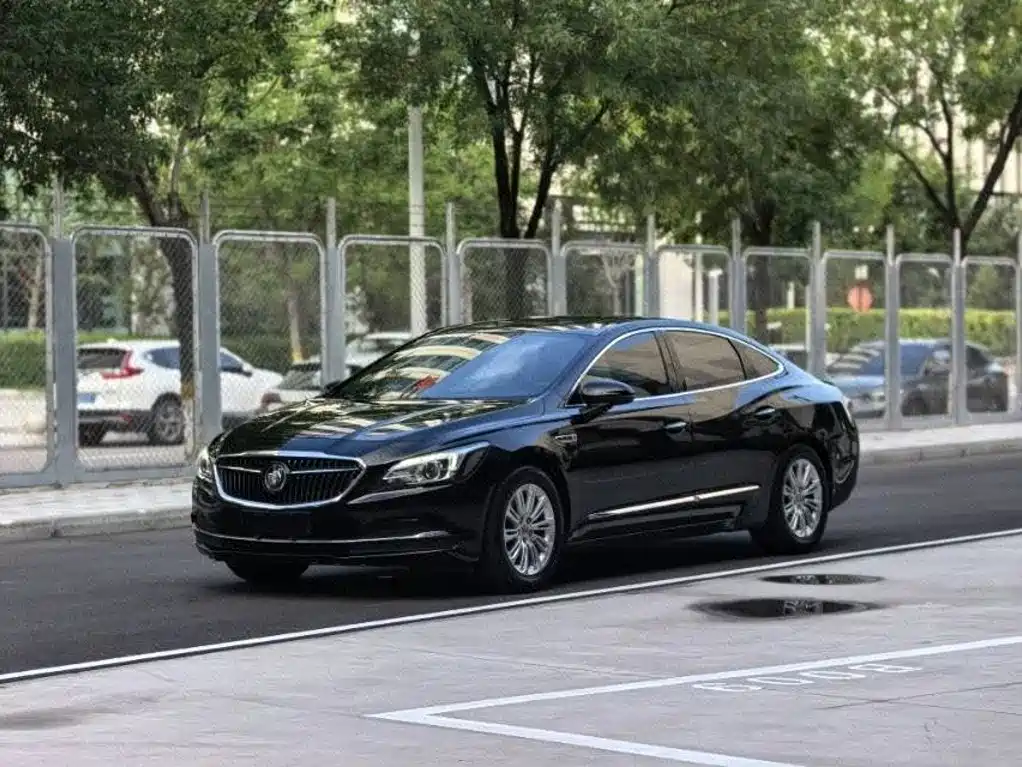 Buick LaCrosse 2016 — фото 1