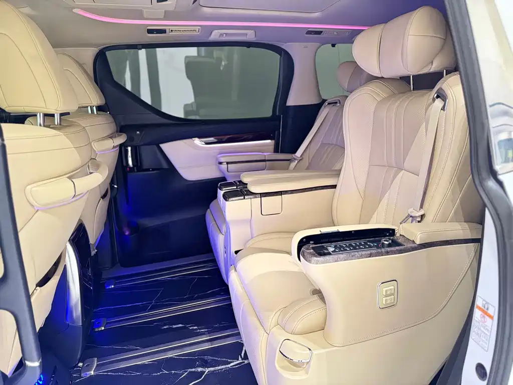 Toyota Alphard 2018 — фото 11