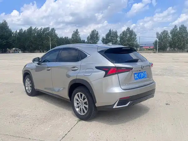 Lexus NX 2021