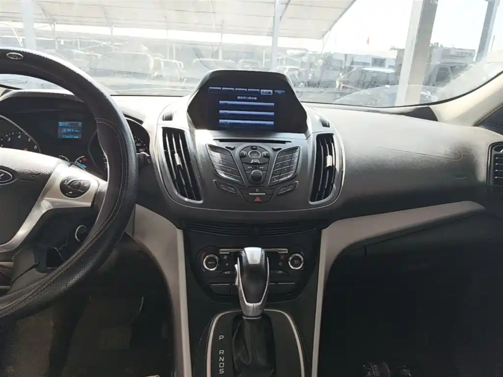 Ford Kuga 2016 — фото 13