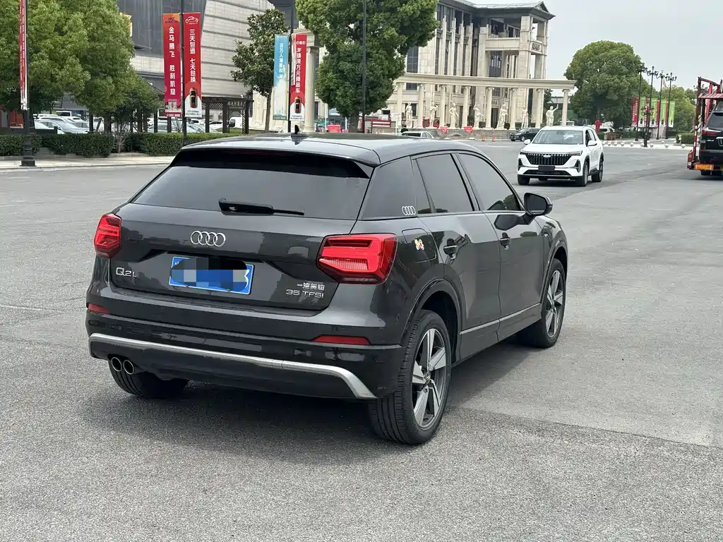 Audi Q2L 2020 — фото 17