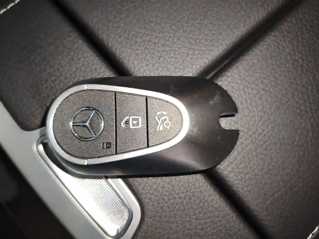 Mercedes-Benz EQE 2025 — фото 9