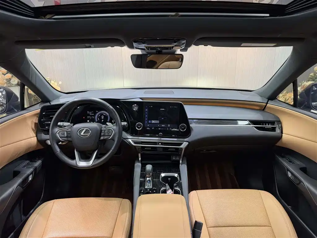 Lexus RX 2023