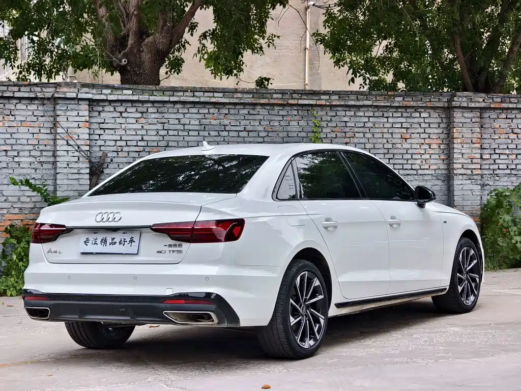 Audi A4L 2023 — фото 10