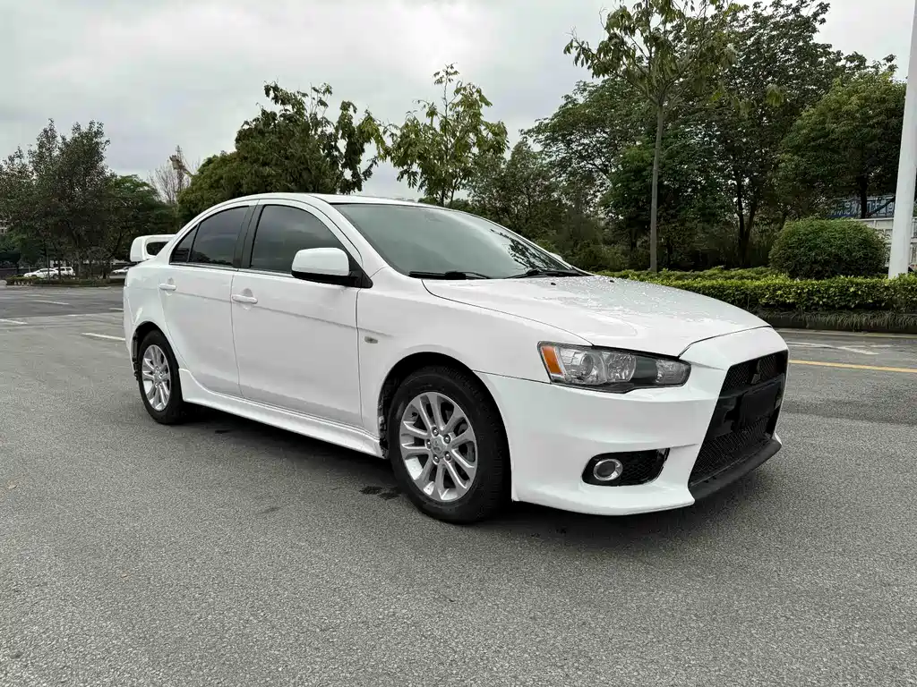 Mitsubishi Lancer EX 2013 — фото 3