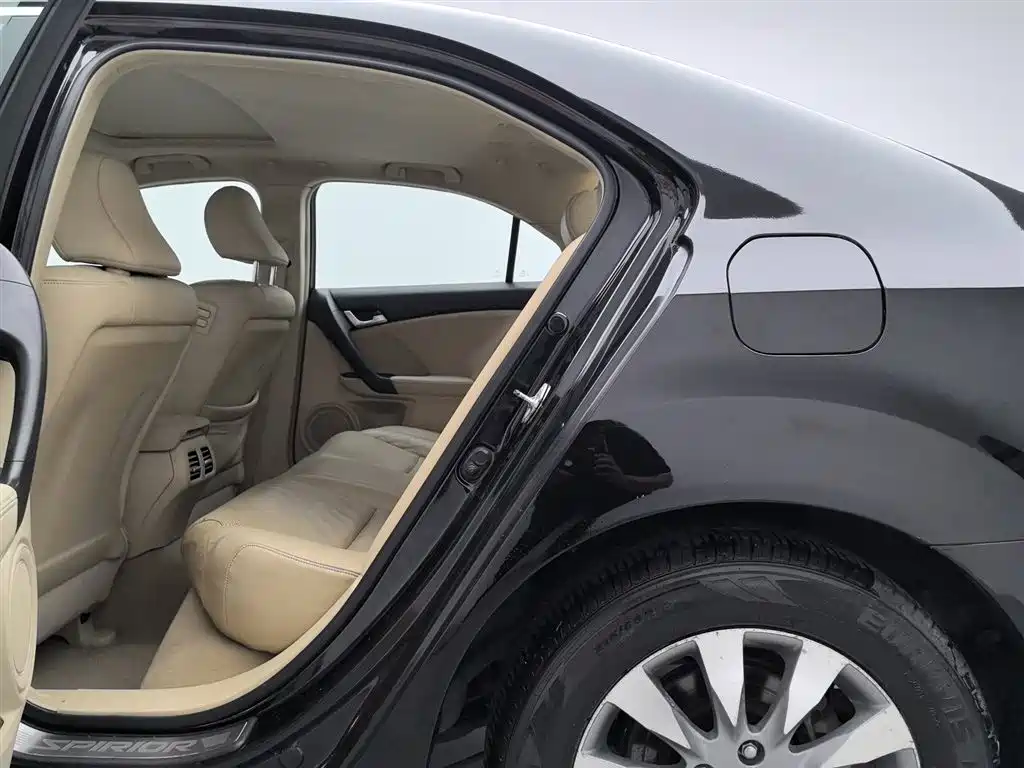 Honda Spirior 2014 — фото 15