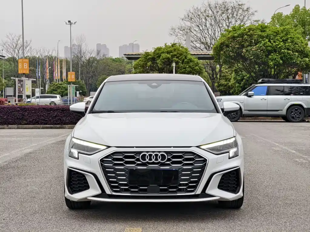 Audi A3 2023 — фото 2