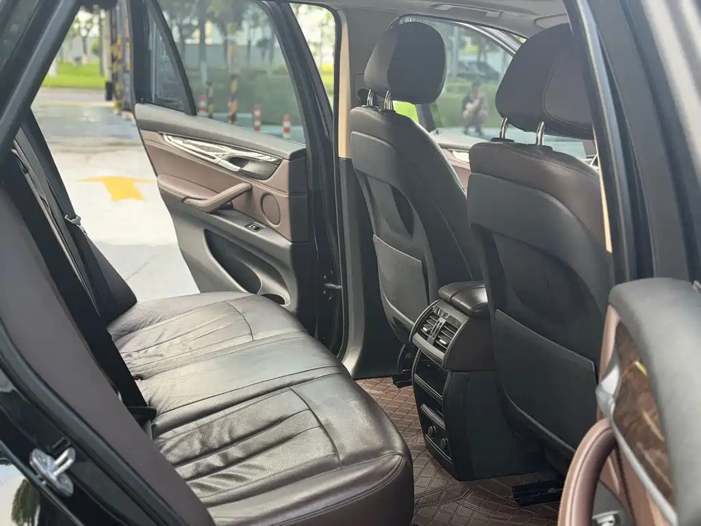 BMW X5 2018 — фото 12
