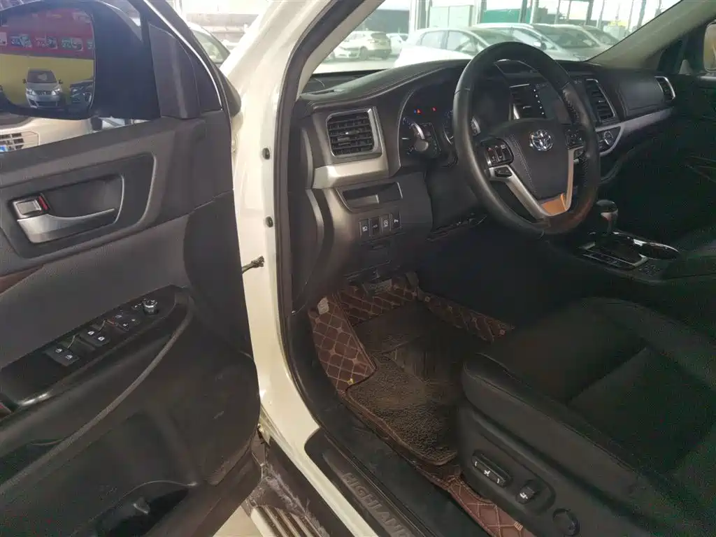 Toyota Highlander 2018 — фото 12