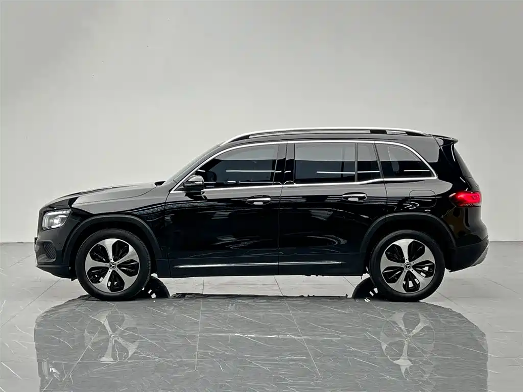 Mercedes-Benz GLB 2023 — фото 3