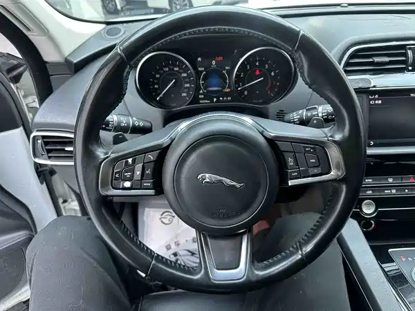 Jaguar F-PACE 2018