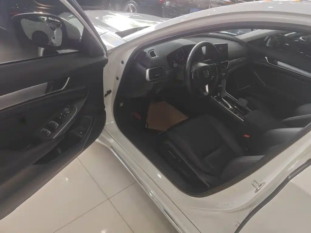 Honda Accord 2023 — фото 16