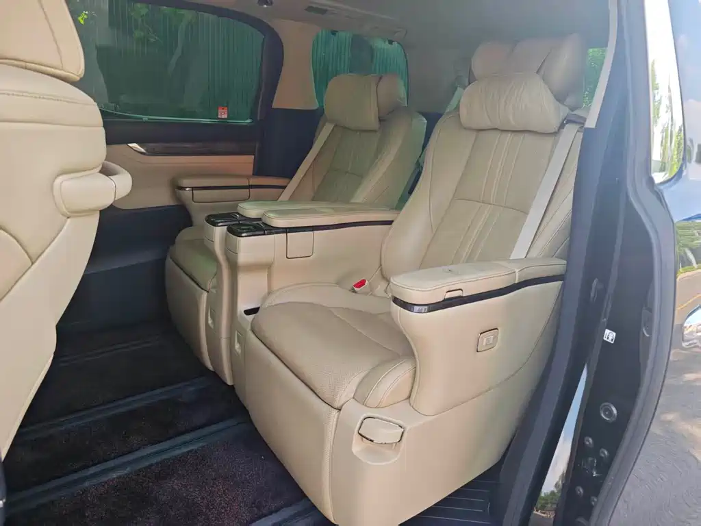 Toyota Alphard 2022 — фото 2