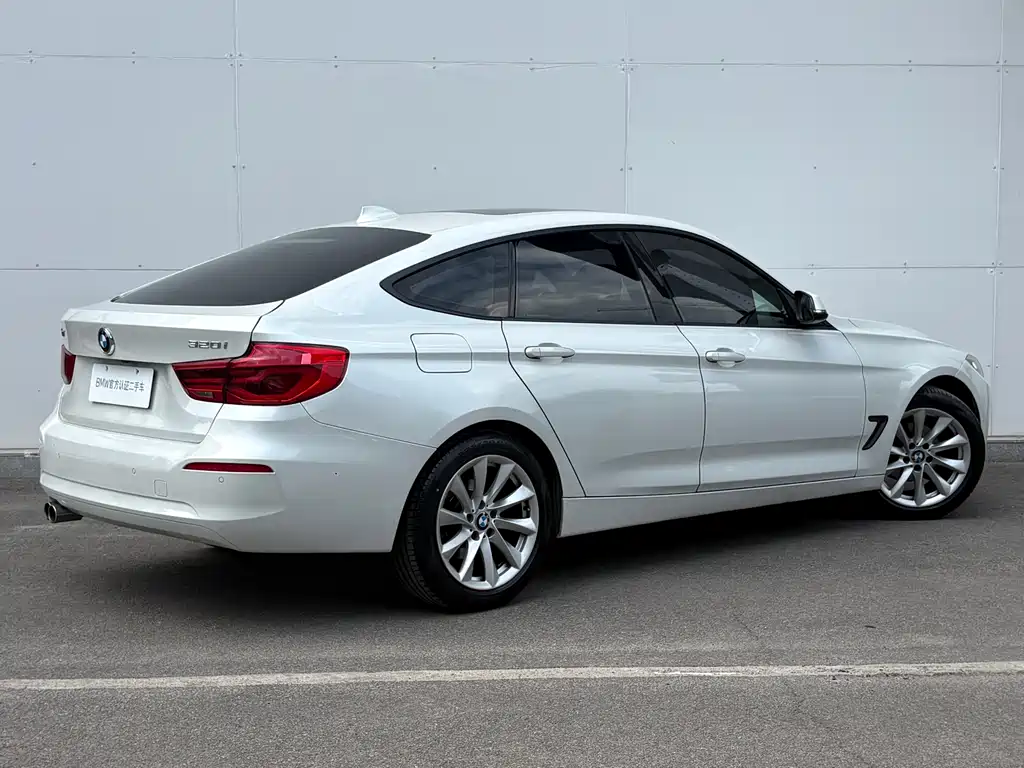 BMW 3 Series GT 2018 — фото 13