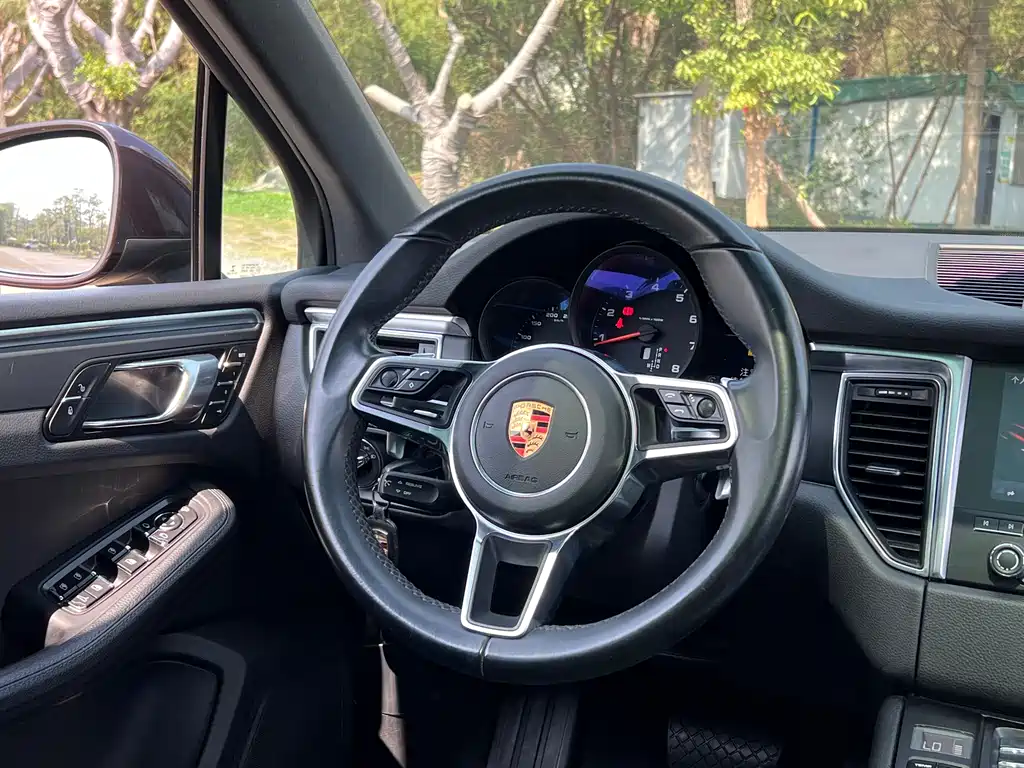 Porsche Macan 2018 — фото 9