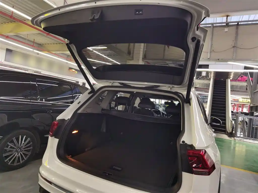 Volkswagen Tiguan L 2020 — фото 14