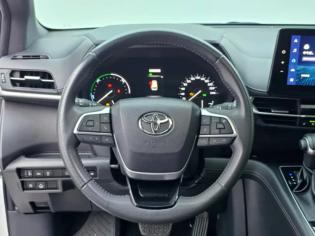 Toyota Sienna 2023 — фото 21