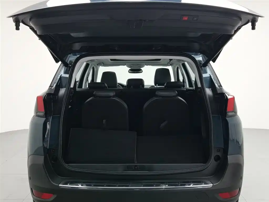 Peugeot 5008 2017 — фото 16
