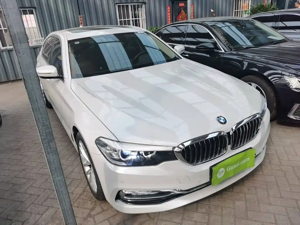 BMW 5 Series 2019 — фото 22