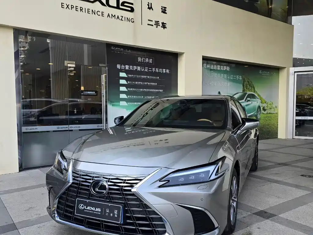Lexus ES 2025 — фото 1