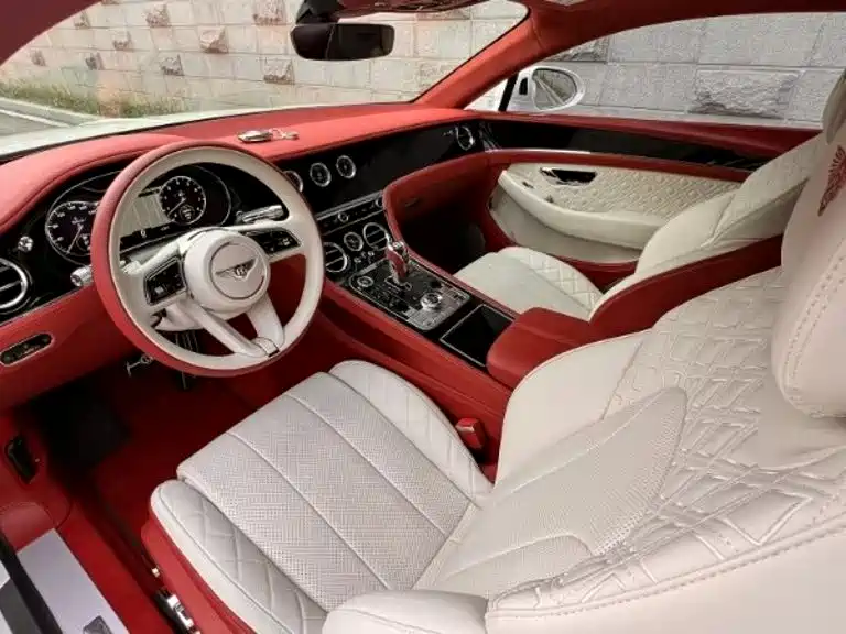 Bentley Continental 2023 — фото 10