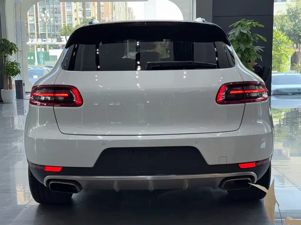 Porsche Macan 2017 — фото 9