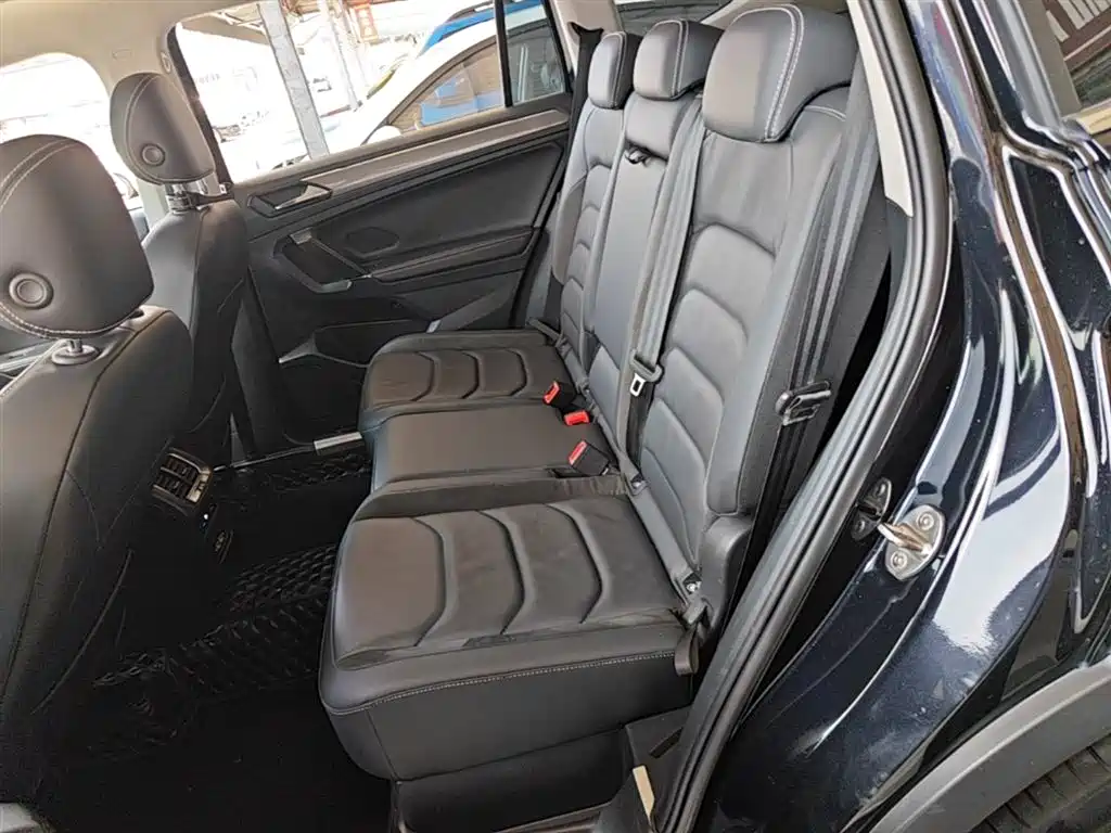 Volkswagen Tiguan L 2021 — фото 17