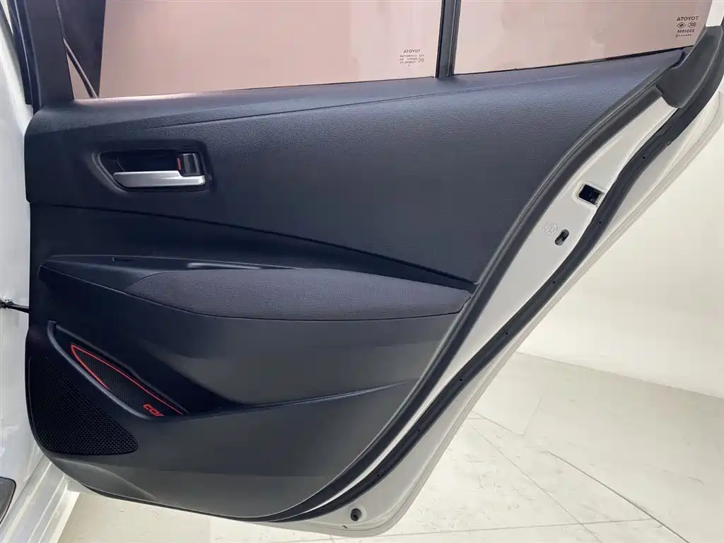 Toyota Corolla 2023 — фото 13