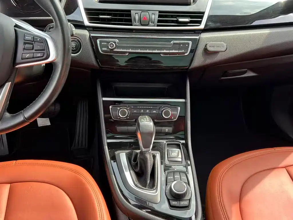 BMW 2 Series Active Tourer 2019 — фото 12