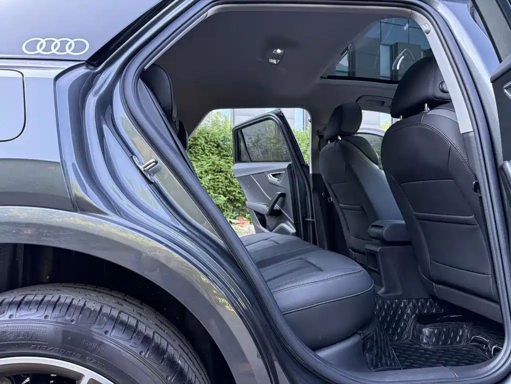 Audi Q2L 2023 — фото 13