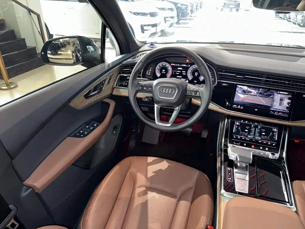 Audi Q7 2025 — фото 12