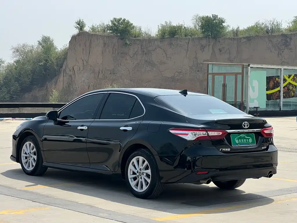 Toyota Camry 2022 — фото 9