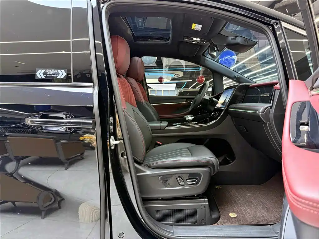 GAC Motor Trumpchi M8 2024 — фото 10