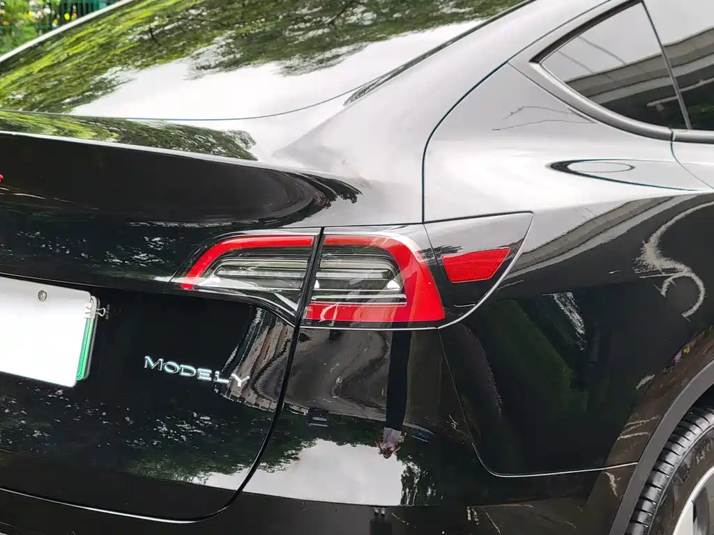 Tesla Model Y 2022 — фото 17