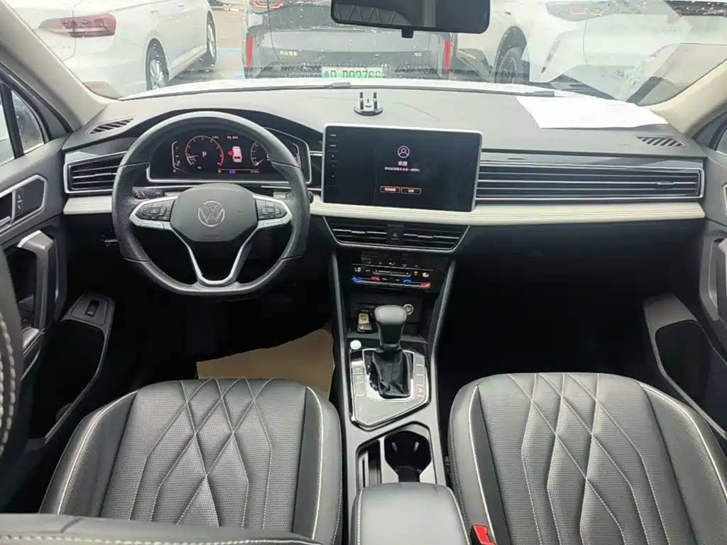 Volkswagen Tiguan L 2023 — фото 10