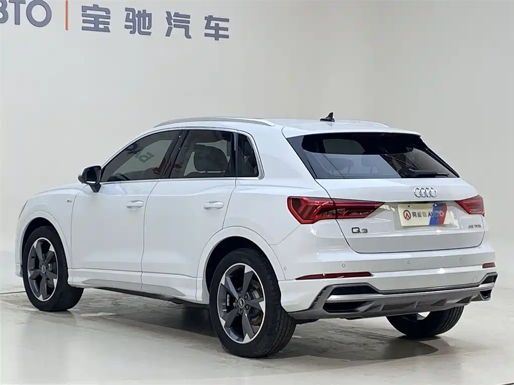 Audi Q3 2022 — фото 12