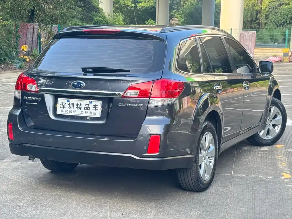Subaru Outback 2010 — фото 5