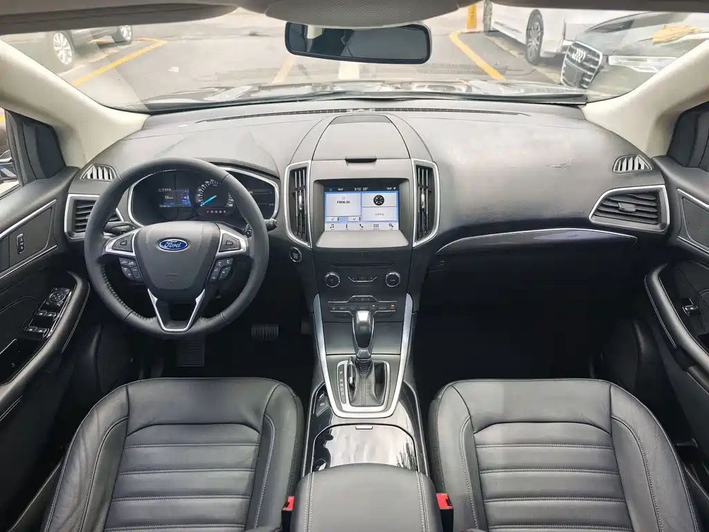 Ford Edge 2017 — фото 9