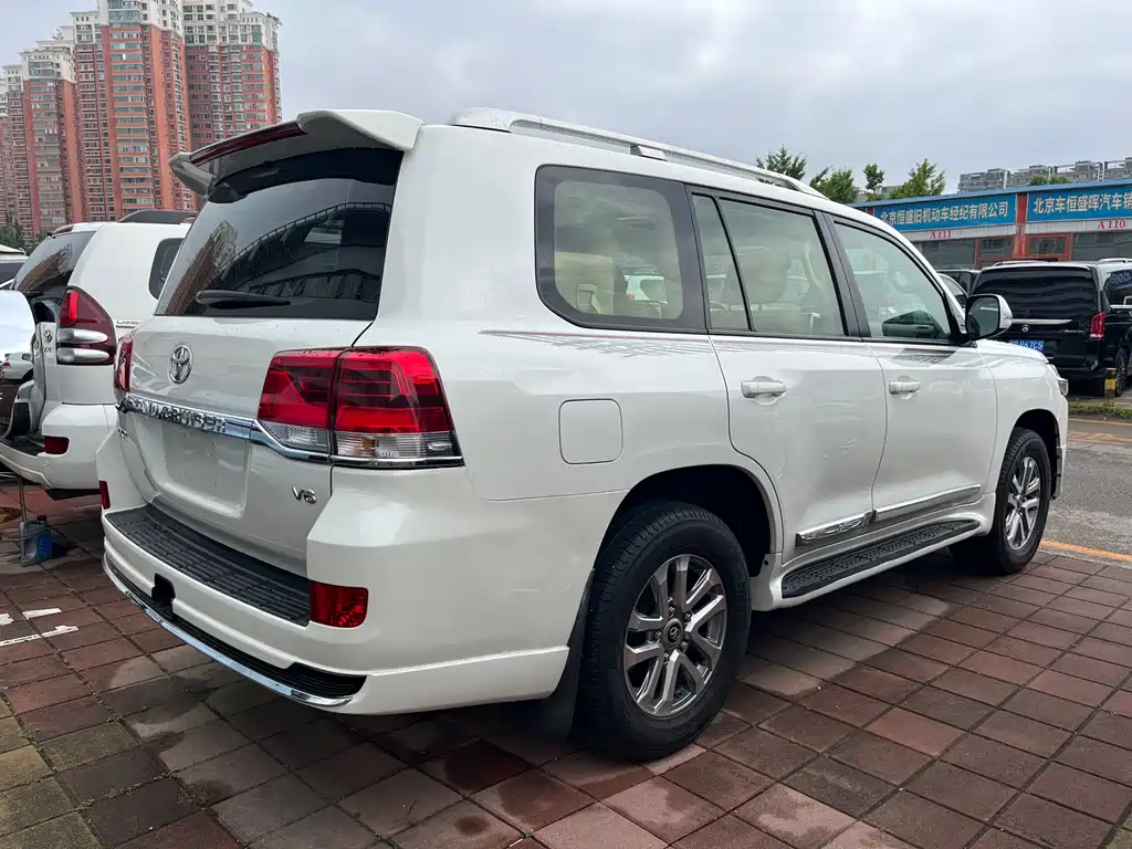 Toyota Land Cruiser 2019 — фото 4