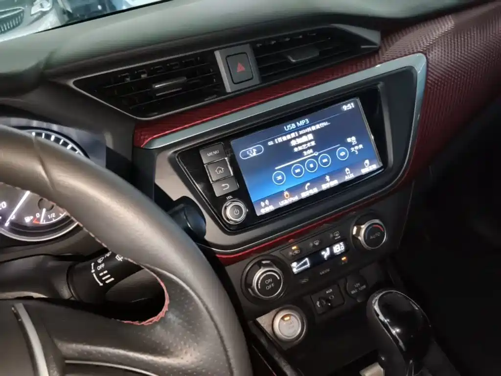 Nissan Bluebird 2018 — фото 13