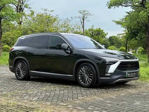 NIO ES8 2022