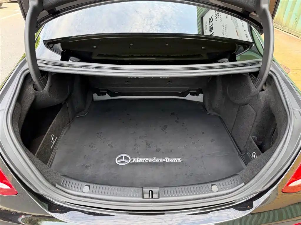Mercedes-Benz E-Class 2017 — фото 12