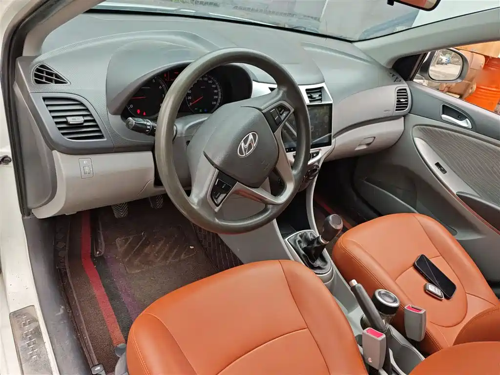 Hyundai Verna 2016 — фото 10