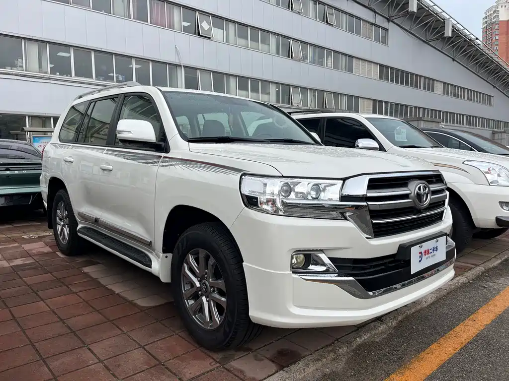 Toyota Land Cruiser 2019 — фото 3