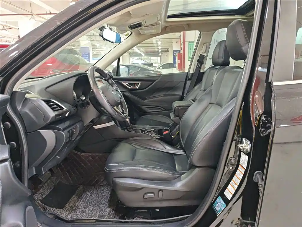 Subaru Forester 2019 — фото 11