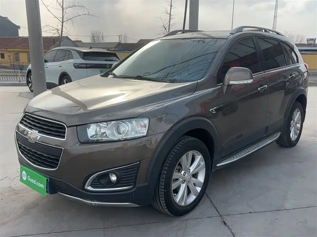 Chevrolet Captiva 2017 — фото 1