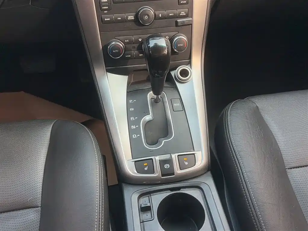 Chevrolet Captiva 2017 — фото 11